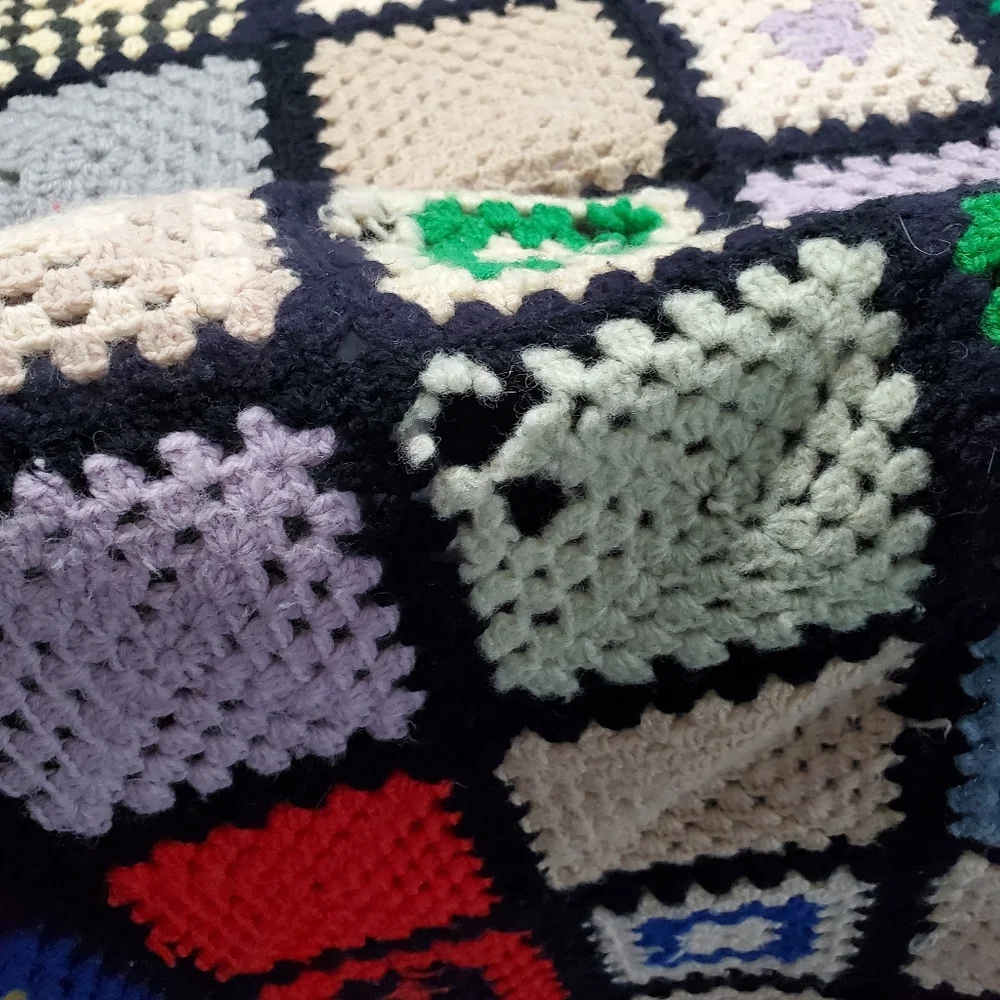 Vintage Crocheted Grannycore Afghan Throw 144 Granny 4